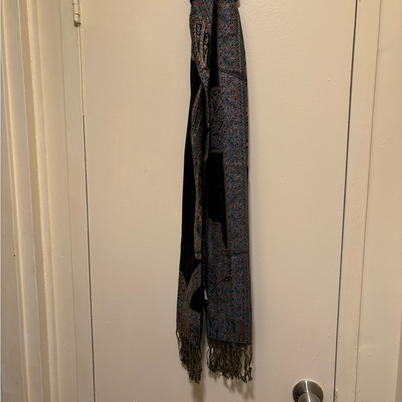 Capelli New York 27" X 69.5" Rectangular Multi-Colored Scarf with  3.5" Fringe - Picture 3 of 9